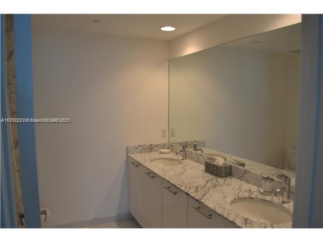 Building Photo - 951 Brickell Ave