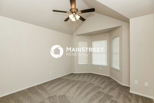Building Photo - 3 Bedroom Pet-Friendly Home in FORT WORTH, TX with Main Street Renewal