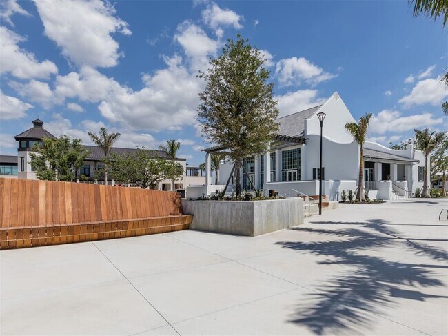 Building Photo - 268 Southampton Dr