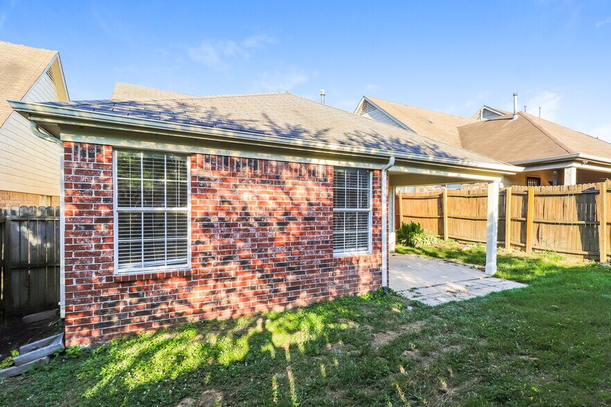 Building Photo - 2807 Maggie Woods Ln