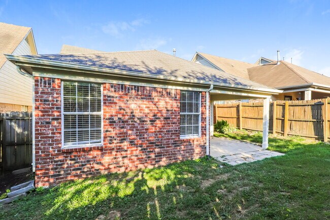 Building Photo - 2807 Maggie Woods Ln