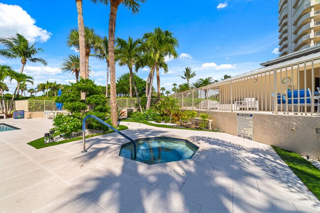 Building Photo - 4301 N Ocean Blvd