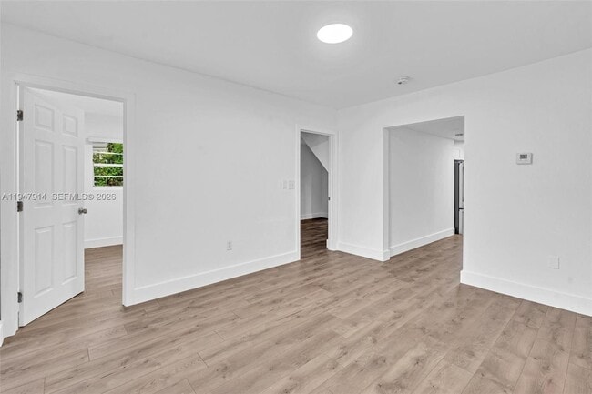 Building Photo - 2636 SW 29th Ct