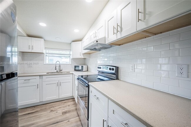 Building Photo - 4504 Oakley St