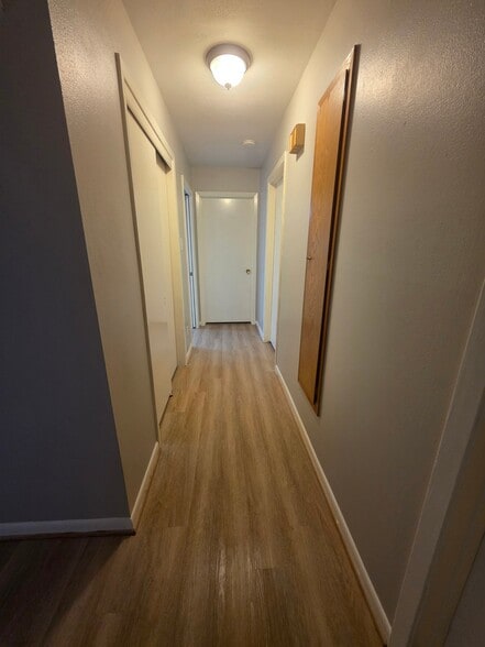 Building Photo - 706 Mark St