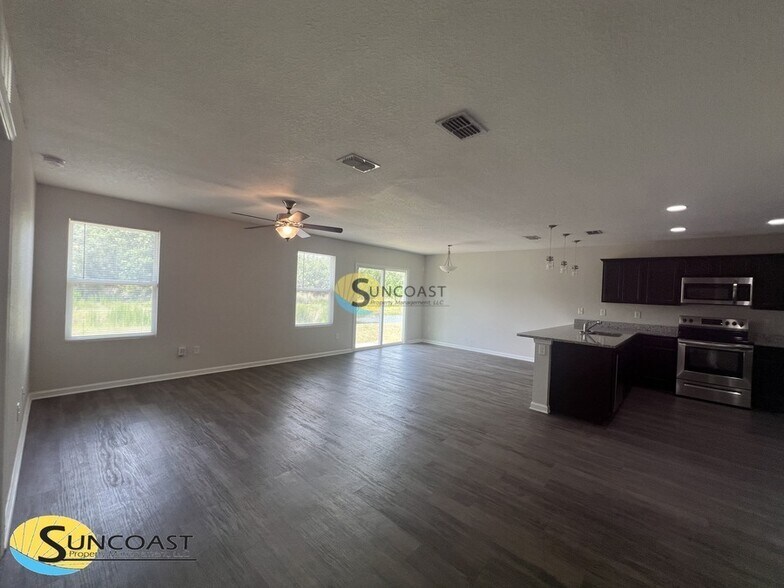 Building Photo - 8777 Kaye Ln