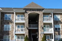 Building Photo - Beautiful 2 Bedroom 2 Bathroom Located in ...