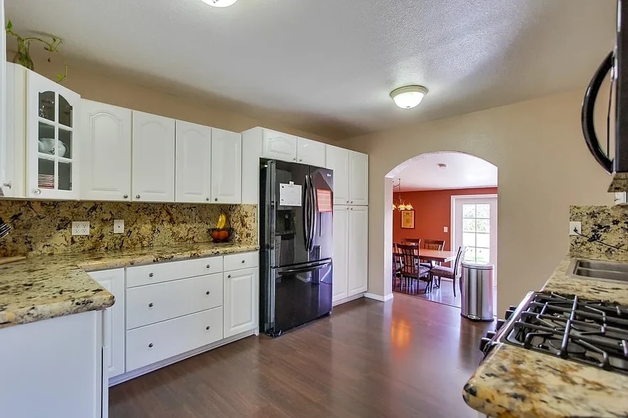 Building Photo - 6824 Harvala St