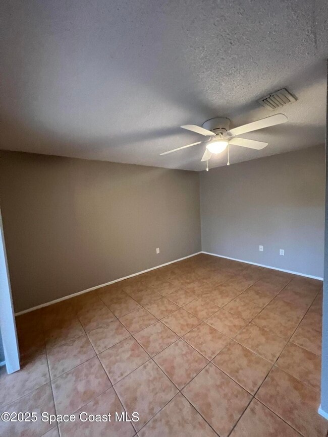 Building Photo - 8716 Hibiscus Ct