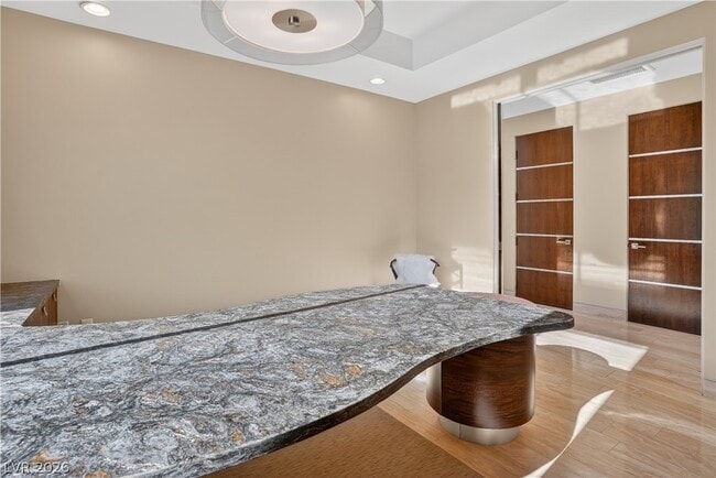 Building Photo - 98 Sun Glow Ln