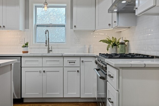 Building Photo - 46 7th St