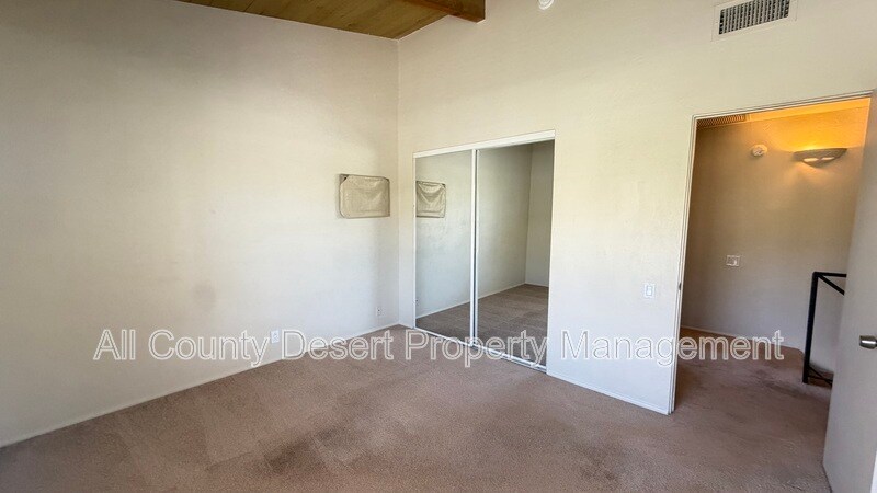 Building Photo - 550 El Cielo Rd