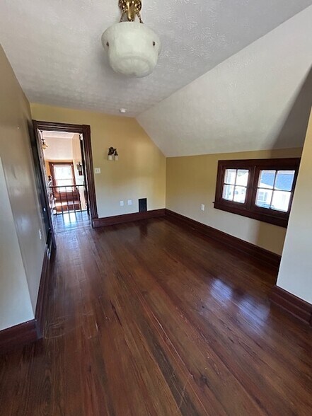 Building Photo - 96 E Franklin St