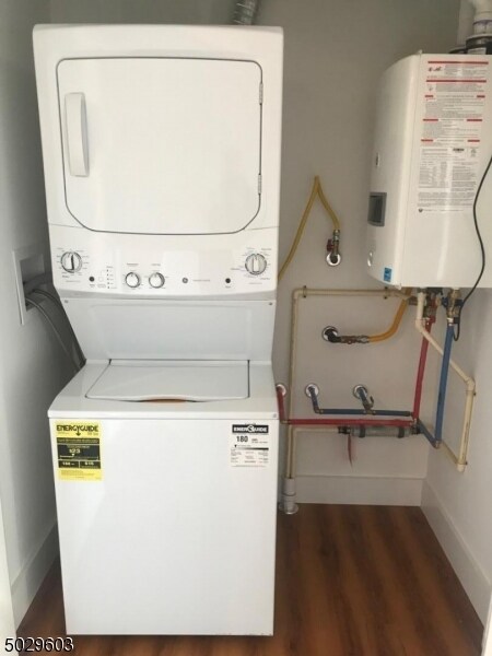 Building Photo - 1140 E St Georges Ave