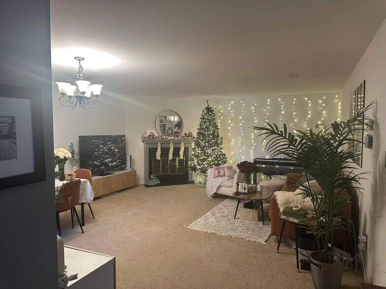 Building Photo - 290 Patriot Ln