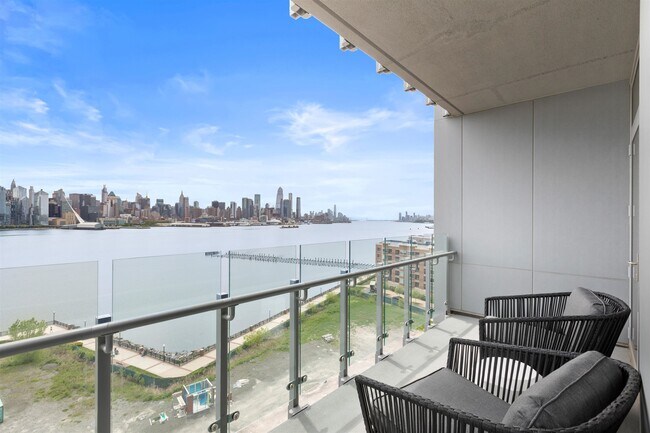 Building Photo - 9 Ave at Port Imperial