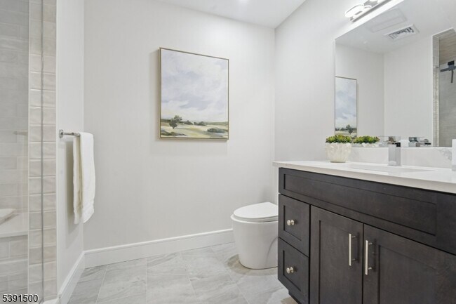 Building Photo - 15 Lake Rd