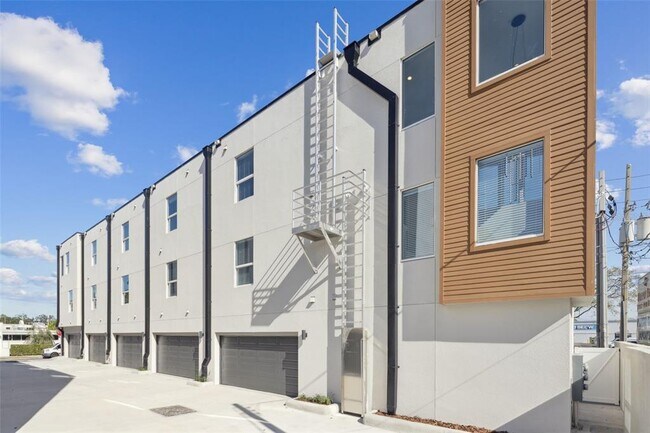 Building Photo - 2316 E Concord St