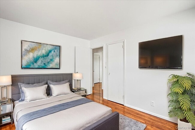 Building Photo - 19 Dakota St