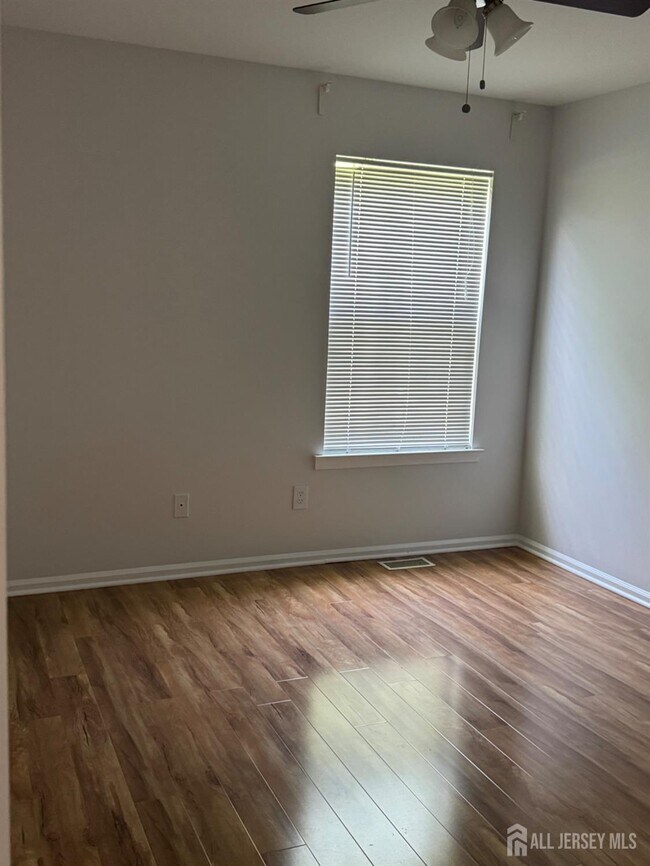 Building Photo - 2401 Timber Oaks Rd