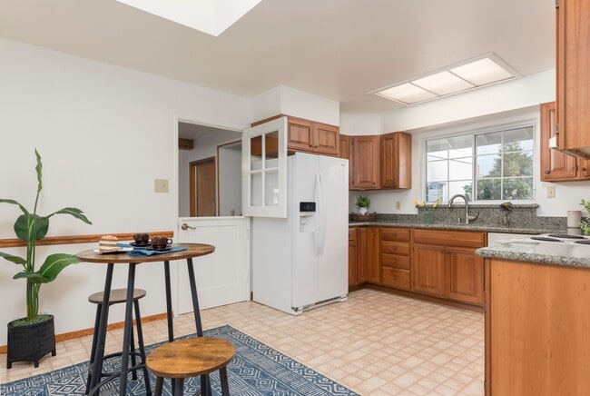 Building Photo - North Napa 4 bed 3 bath Home Available to ...
