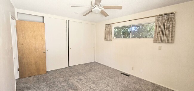 Building Photo - 5 bed 2.5 bath Single Story With 3 CAR Gar...