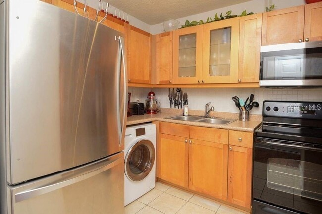 Building Photo - 3889 Pompano Dr SE