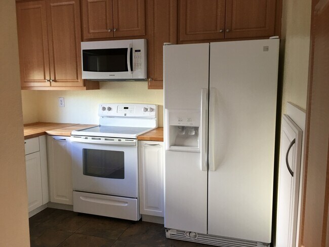 Building Photo - Four Bedroom Two Story Townhome in La Mesa!!!