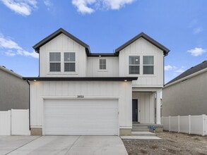 Building Photo - 3-6 month Lease- Beautiful Basement Apartment with Private Entrance