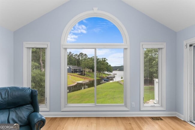 Building Photo - 1060 Old Rock Rd