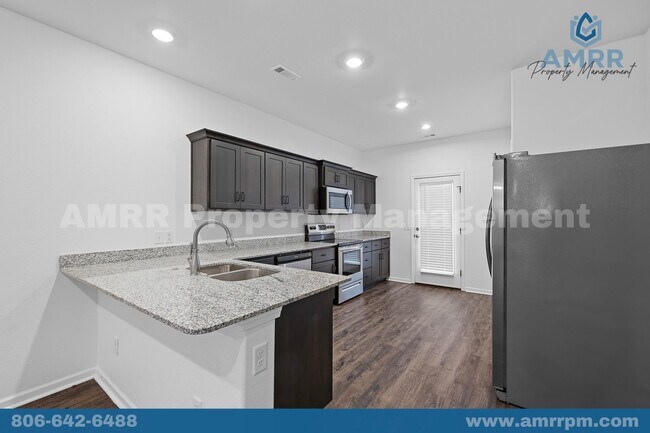 Building Photo - New 3 Bedroom Townhome In Duenweg!