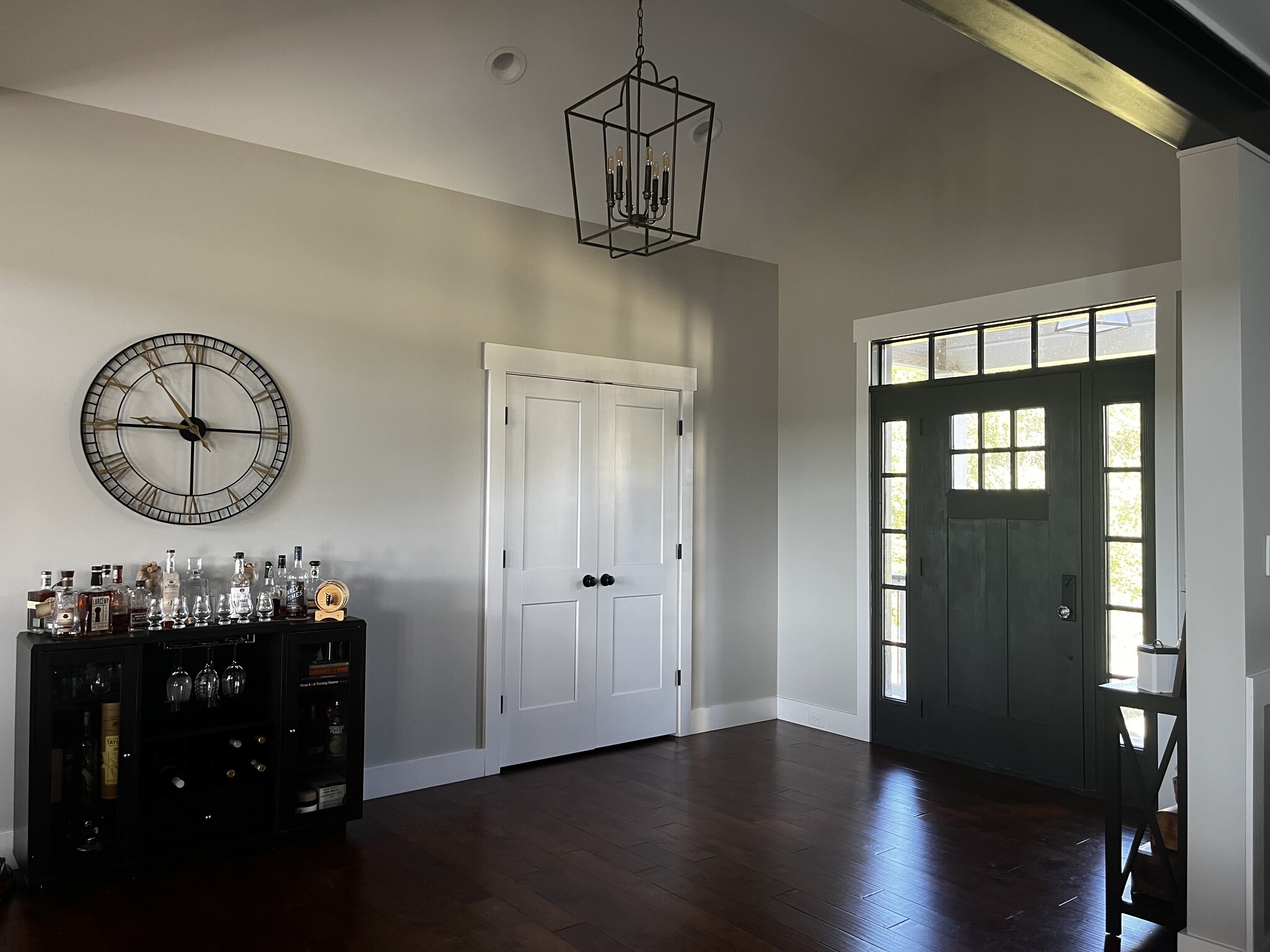 Foyer - 100 N Homestead Ln