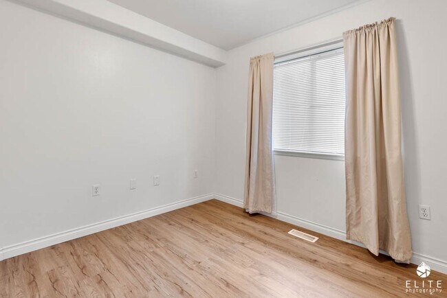 Building Photo - 4 Bedroom | 2.5 Bathroom | Garage - Conven...