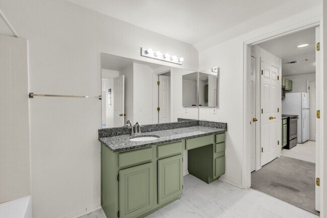 Building Photo - Canyon Creek 2 Bed