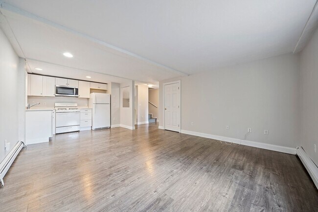 Building Photo - 238 Neponset St