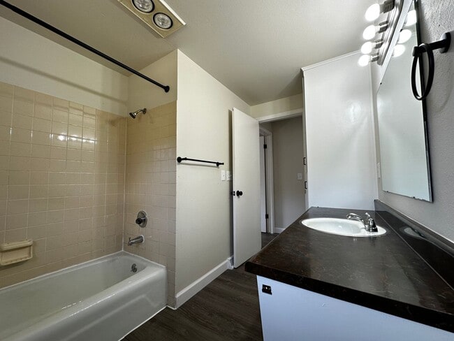 Building Photo - 2746 Nicolet Dr