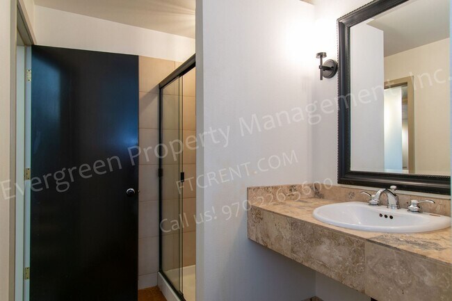 Building Photo - 419 W Mountain Ave