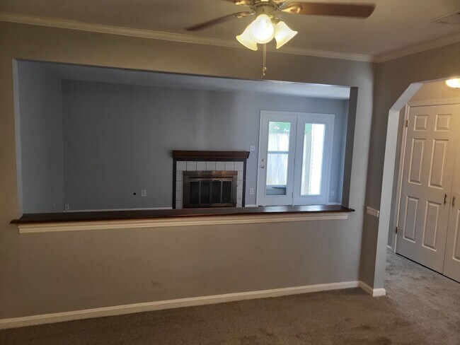 Building Photo - THALIA WAYSIDE TOWNHOMES