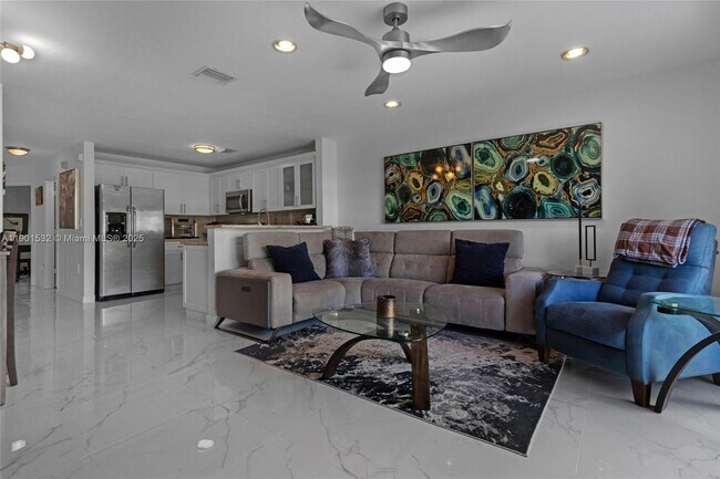 Building Photo - 12905 SW 31st Ct