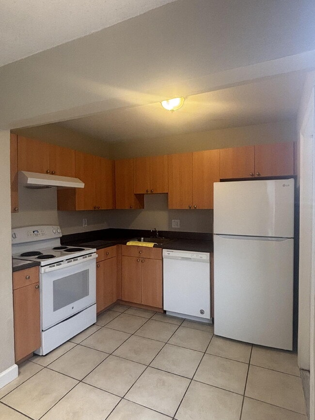 Building Photo - Charming 2-Bed Townhouse Retreat in Planta...