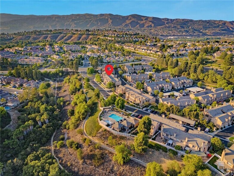 Building Photo - 922 S Country Glen Way