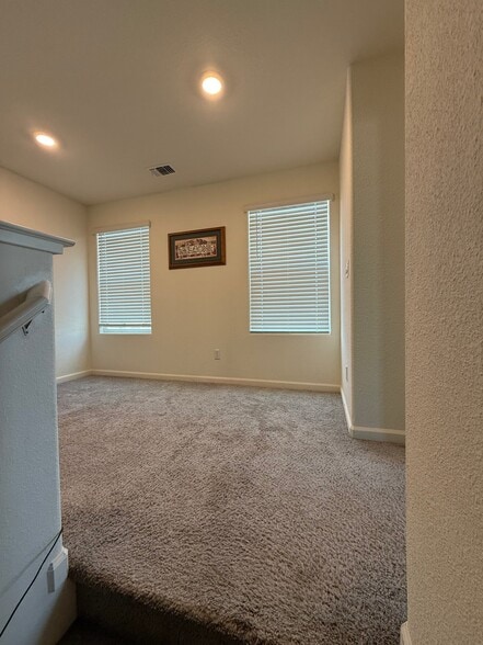 Building Photo - 4244 Rutherford Ave