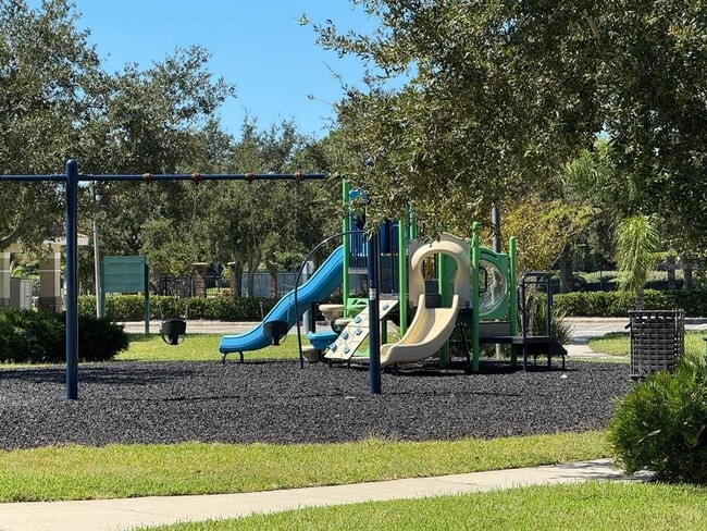 Building Photo - 2091 Bent Grass Ave