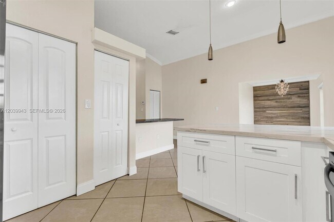 Building Photo - 15311 SW 52nd Terrace