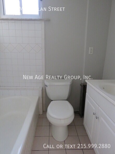 Building Photo - 1725 McClellan St