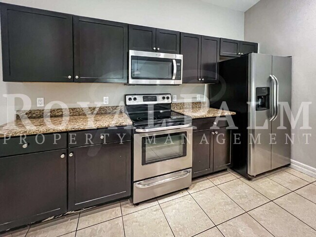 Building Photo - Cozy Up Long-Term & Leaf It All Behind – 3BR/2BA Duplex + Garage & The Favorite Perk: Screened. L...