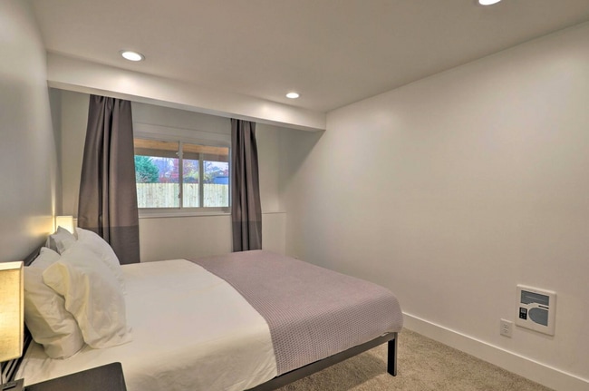 Building Photo - Black Mountain Furnished Lower Level Apart...