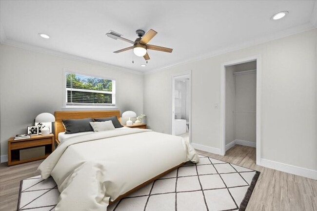 Building Photo - 12831 Shore Dr