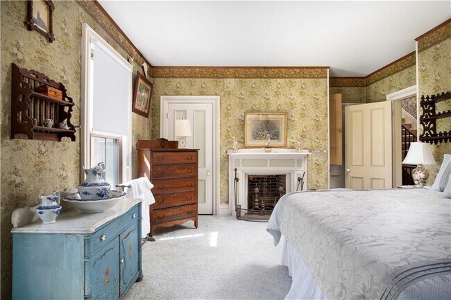 Building Photo - 138 Elm Dr