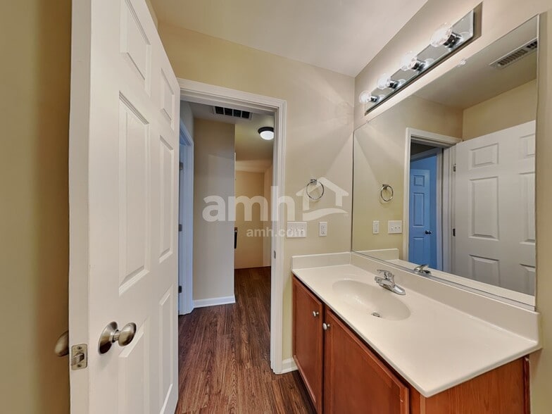 Building Photo - 4020 Tarrant Trace Cir